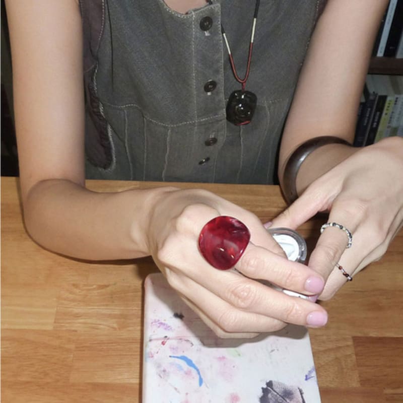 A BIT MOR MARBLE RING