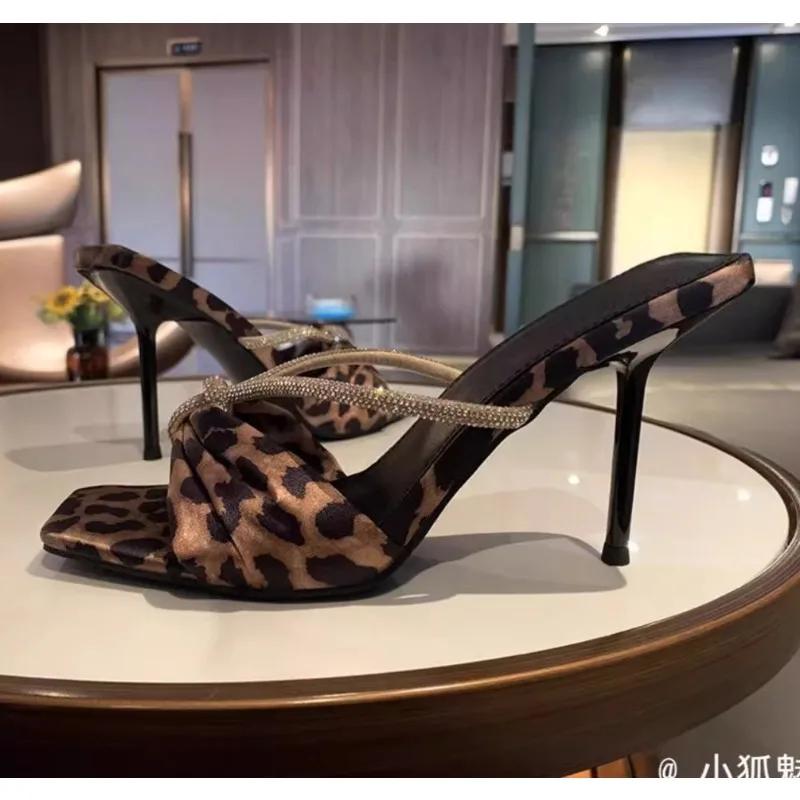 Nouvelles Chaussures Élégantes pour Femmes Nœud Papillon Imprimé Léopard Talons Hauts Pantoufles Pantoufles pour Femmes Chaussures Slingback de Fête de Banquet Zapatos Mujer