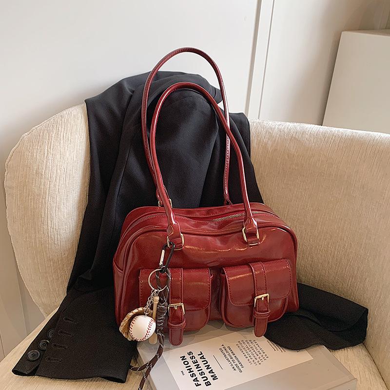 2025 autumn and winter new dark underarm bag women's versatile shoulder bag trendy fashion with pendant handbag