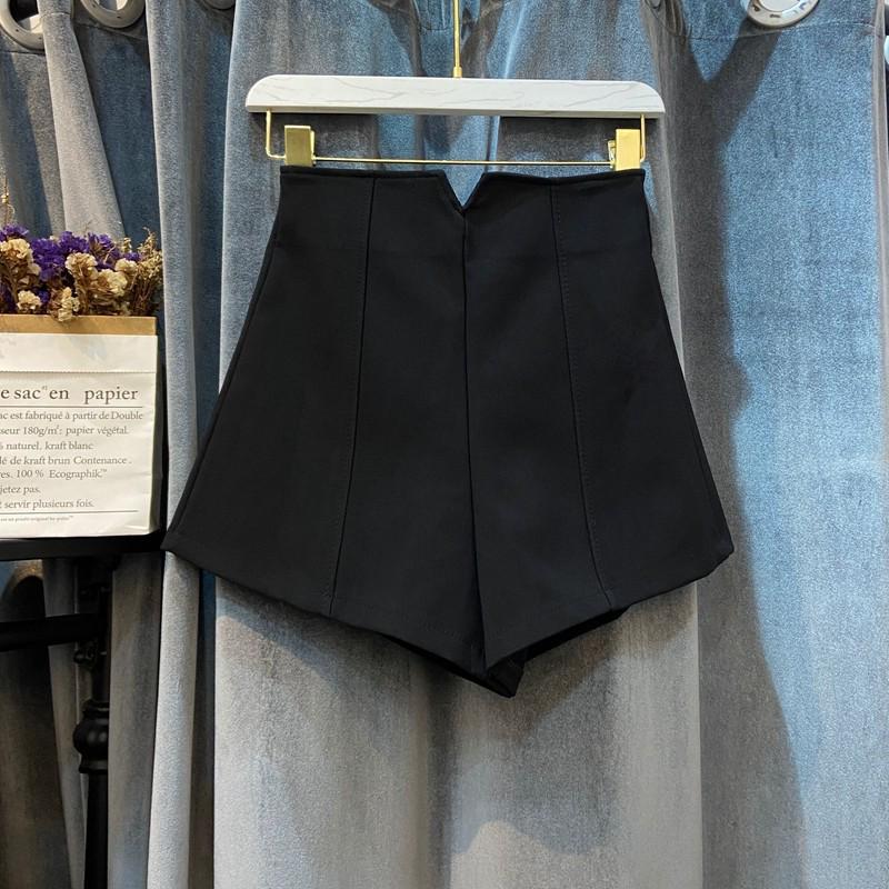 

Женские шорты буткат с высокой посадкой черного цвета - Эластичные, универсальные, приталенные А-силуэта, свободного кроя для осени и зимы XL чёрный