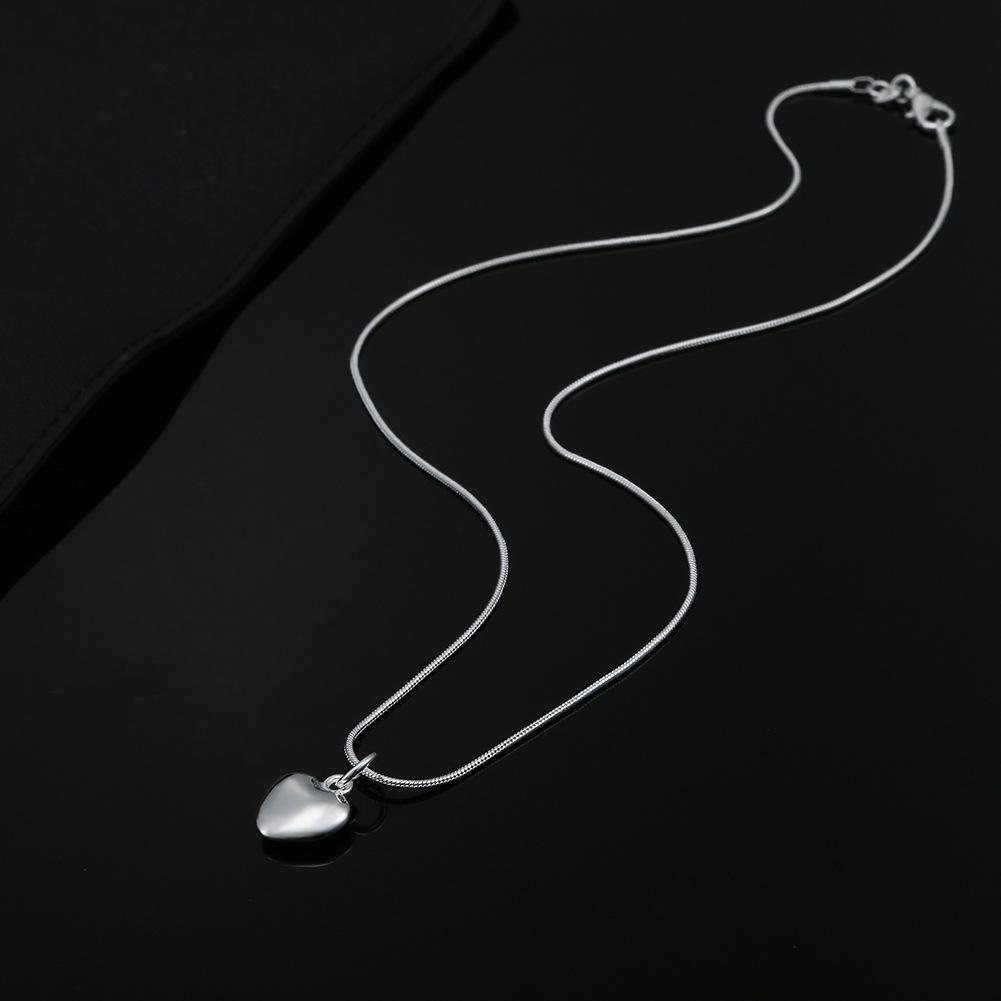 Silver Heart-Shaped Pendant Snake Chain, Women'S Wedding Fashion Jewelry, Simple Temperament Versatile Necklace