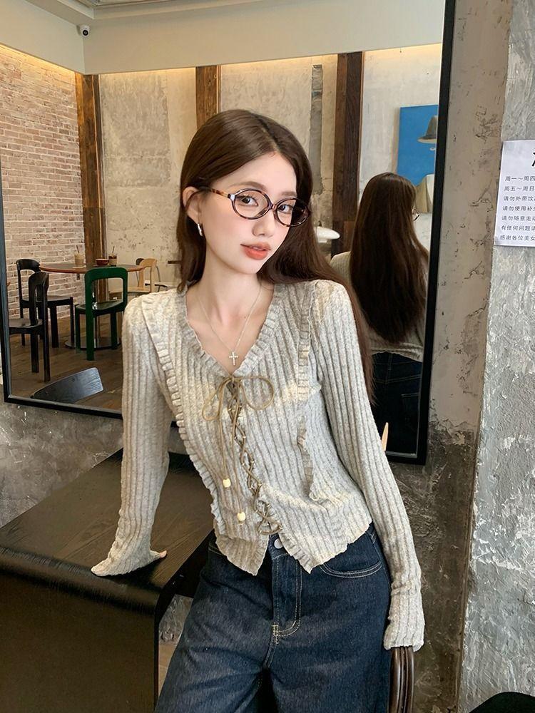 T Shirt Women V Neck Long Sleeve Polyester Slim Fit Casual Top For Streetwear And Daily Use