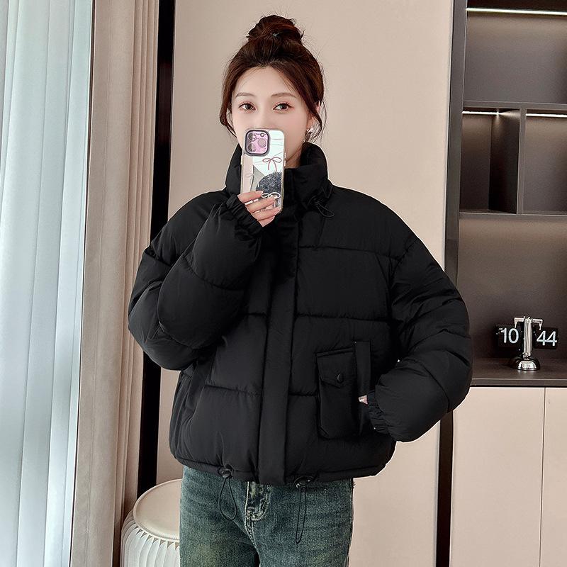 The new short bread jacket padded jacket with a thick stand collar is warm and versatile, and the casual temperament is a winter cotton jacket