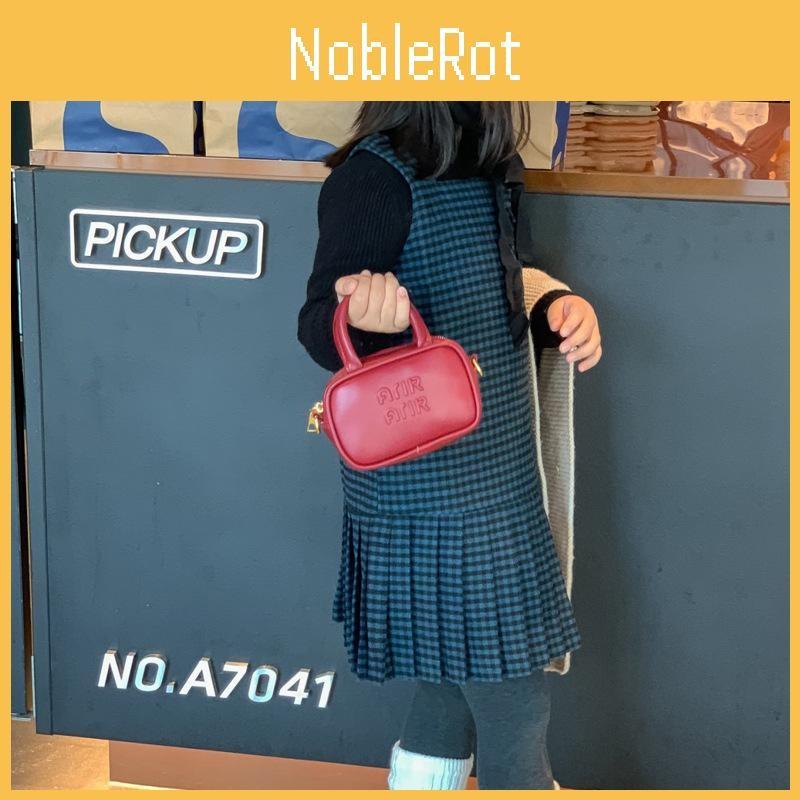 Contemporary Handheld Kids Bowling Bag With Elegant Letter Designs And Material Breathable