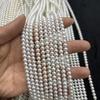 1 šňůra, Bílé přírodní sladkovodní perly, Ručně vyráběné kulaté perlové korálky pro výrobu šperků DIY řemesla (Korálky 5-6 mm, Délka 36 cm)