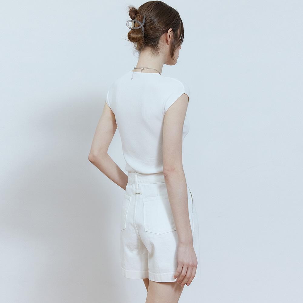 ADAUL Back Label Point Pintuck Half Pants - White