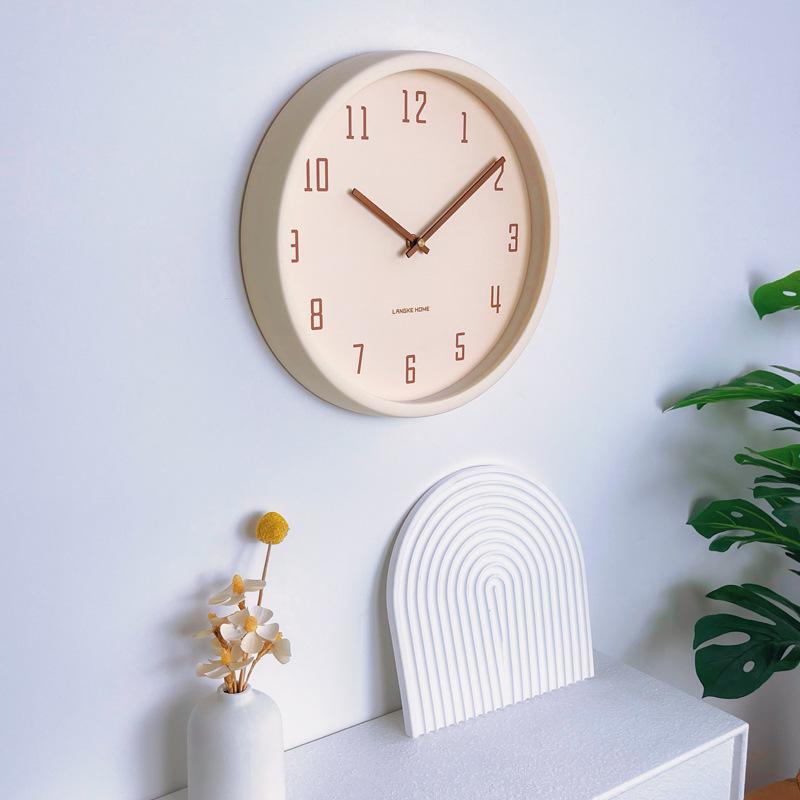 Cream-style Wall Clock, Solid Wood, Silent, Round, Fashionable Clock, Simple Decoration for Living Room and Bedroom