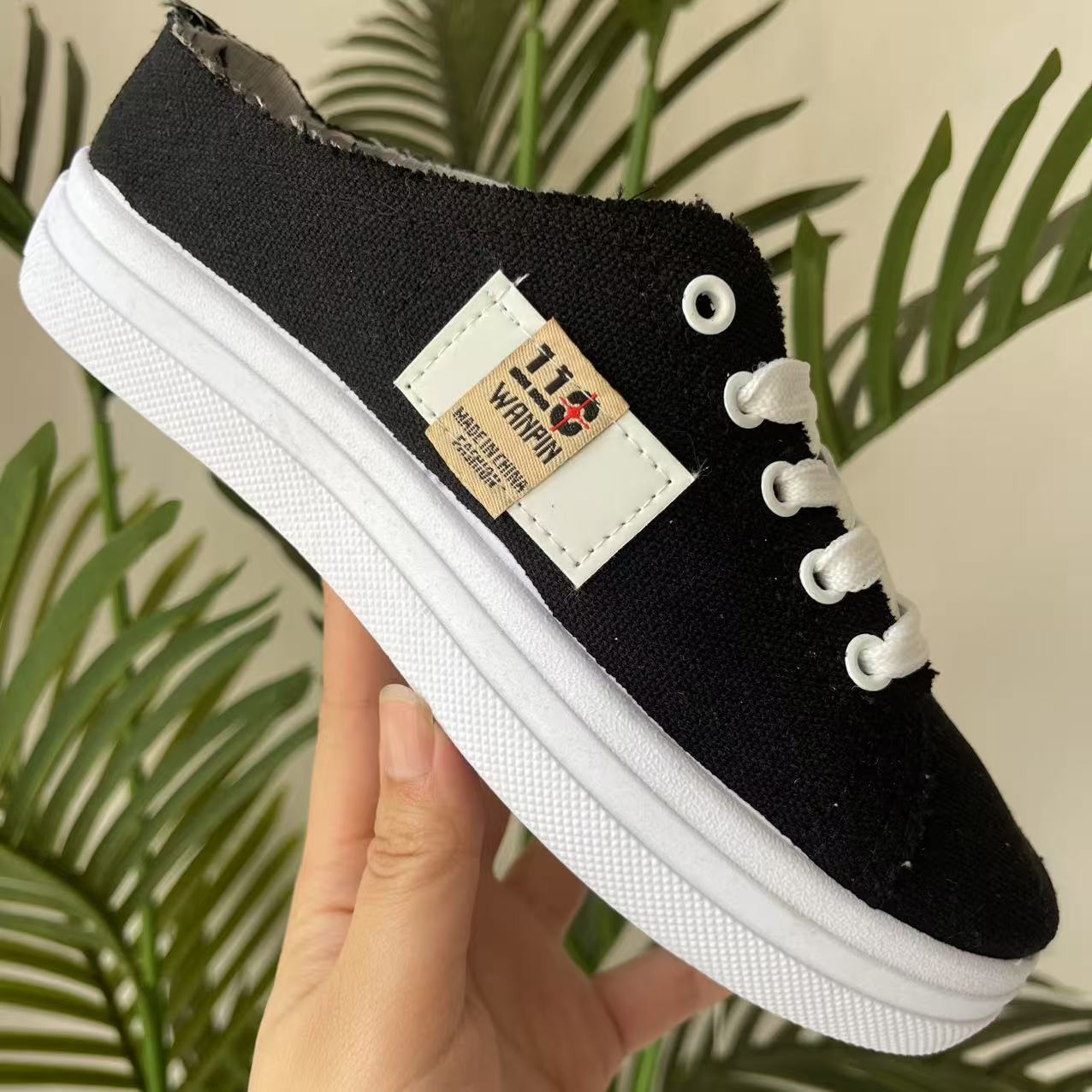 

Маленькие белые туфли женские ins тренд год новый весна и осень парусиновые туфли студенческие повседневные универсальные на плоской подошве универсальные нишевые 40