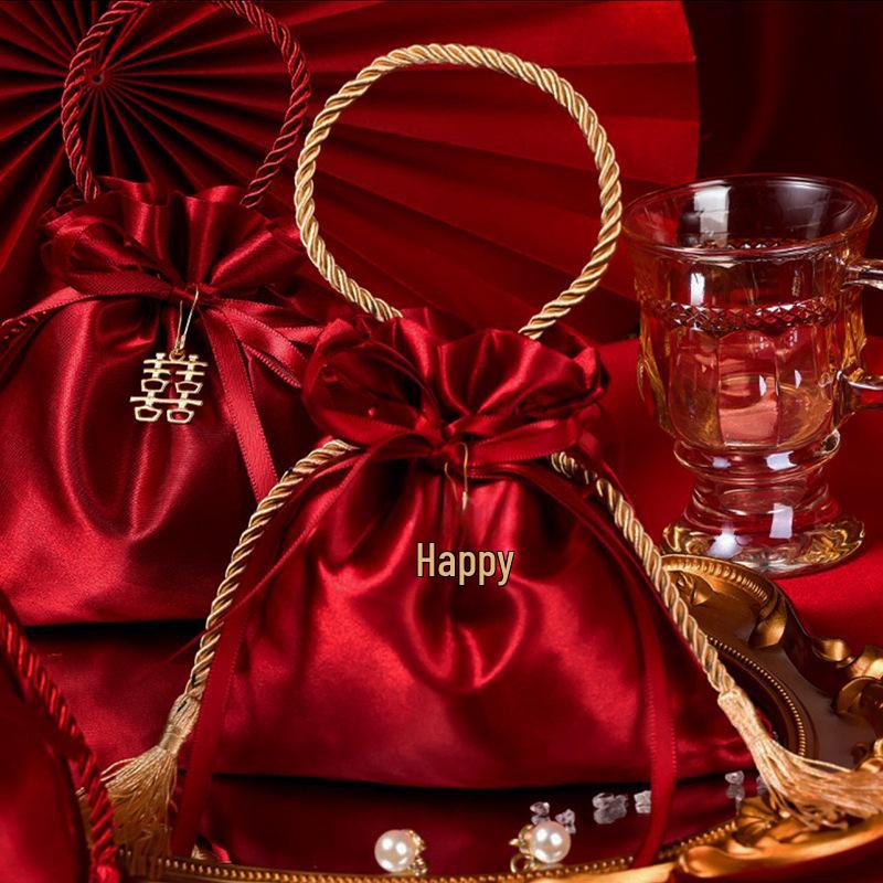 Geschenktüte für Hochzeitssüßigkeiten aus Seidenstoff mit Kordelzug