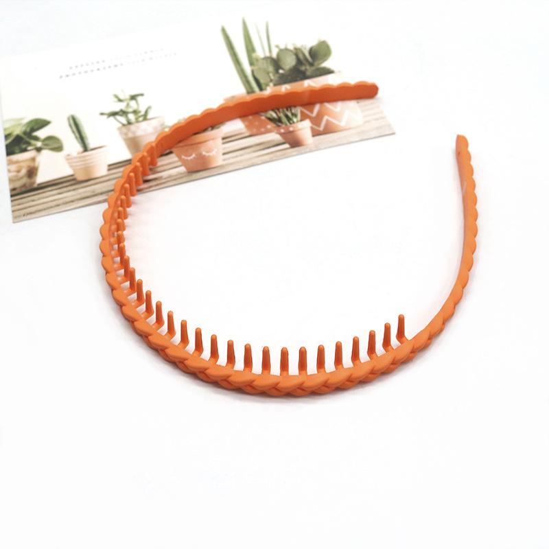 Mode Bandeau en Plastique Torsadé à Tête Croisée pour Femmes Filles avec Dents Cercle Flexible Antidérapant Accessoires de Lavage du Visage et Coiffure