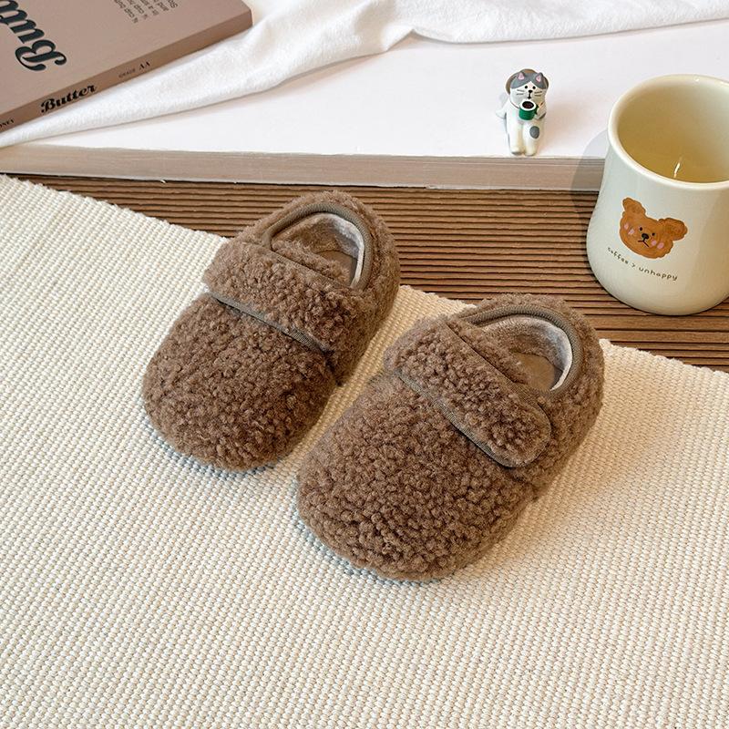 Girls' outdoor furry shoes for autumn and winter, soft-soled, non-slip, padded with wool, warm cotton shoes, loafers for little girls