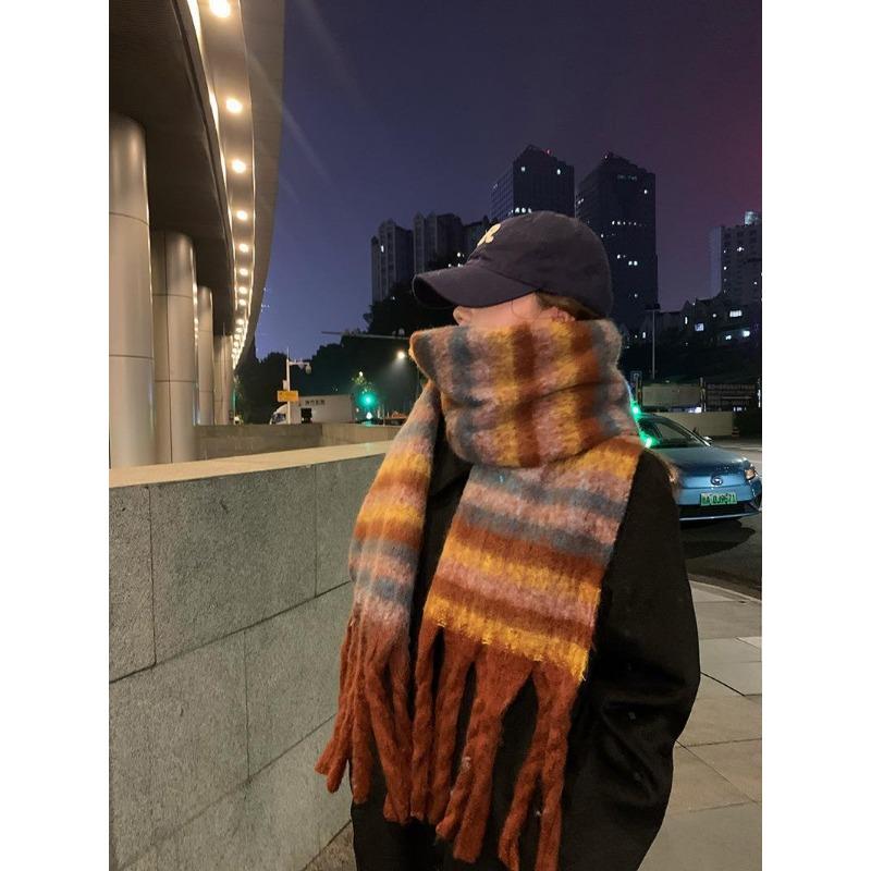 Green Scarf for Women, Thickened and Warm In Winter, High-grade Mahai Plush Scarf, Good with Fringed Shawl.