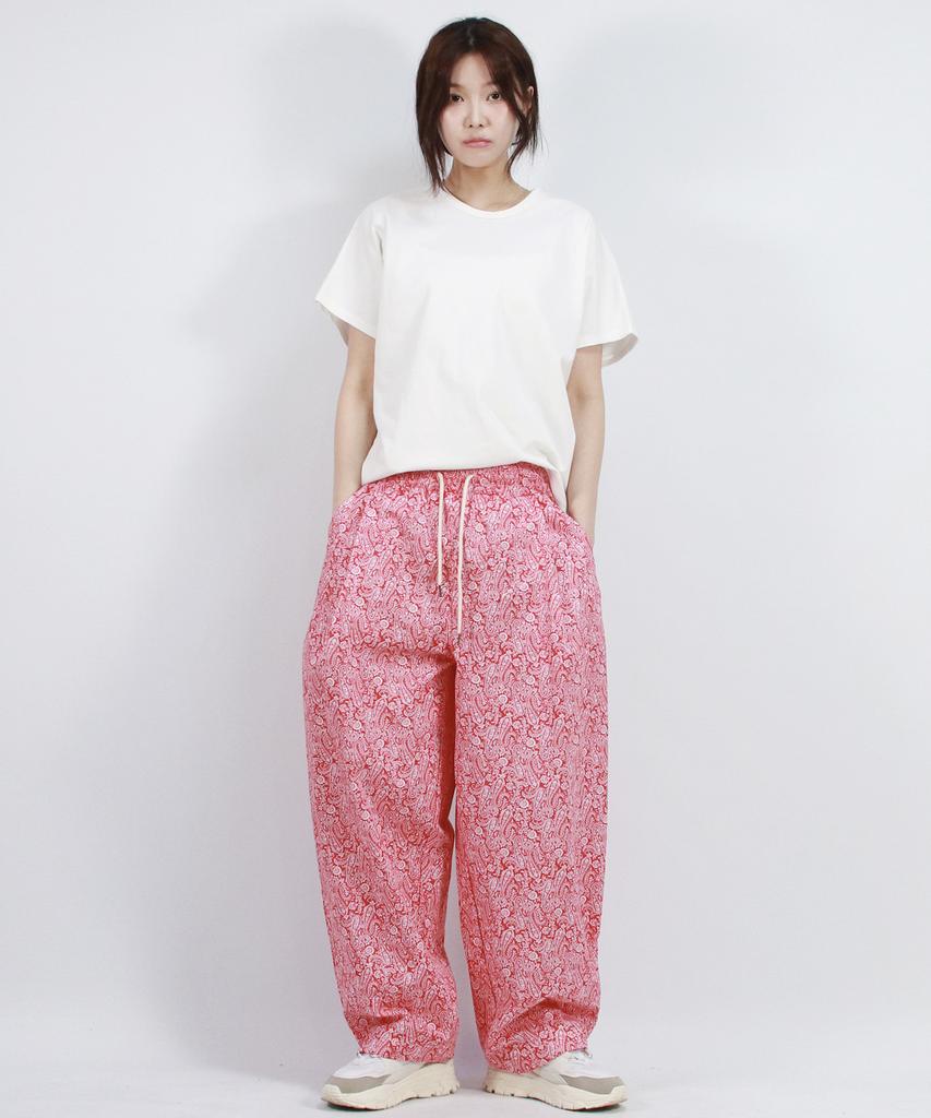 Deumakeu Paisley Side One Tuck Curved Wide Pants Red