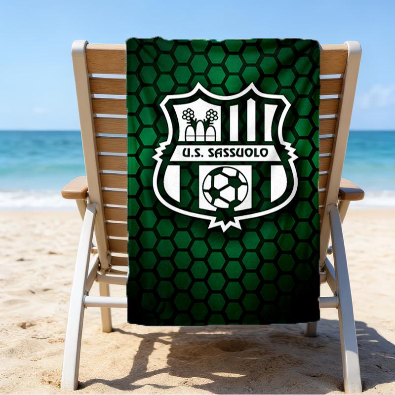 Sass-uolo Football Crest Beach Towel - Soft, Absorbent Microfiber, Lightweight, Ideal for The Beach, Parties, Travel, Camping fan gifts