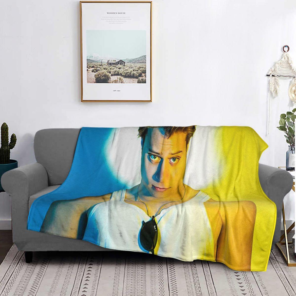 Exquisite Fashion Items Unisex Soft Rudy Pankow Jj Maybank Poster Blankets Soft Warm Flannel Throw Blanket Plush For Bed Living Room Picnic Travel Home Couch