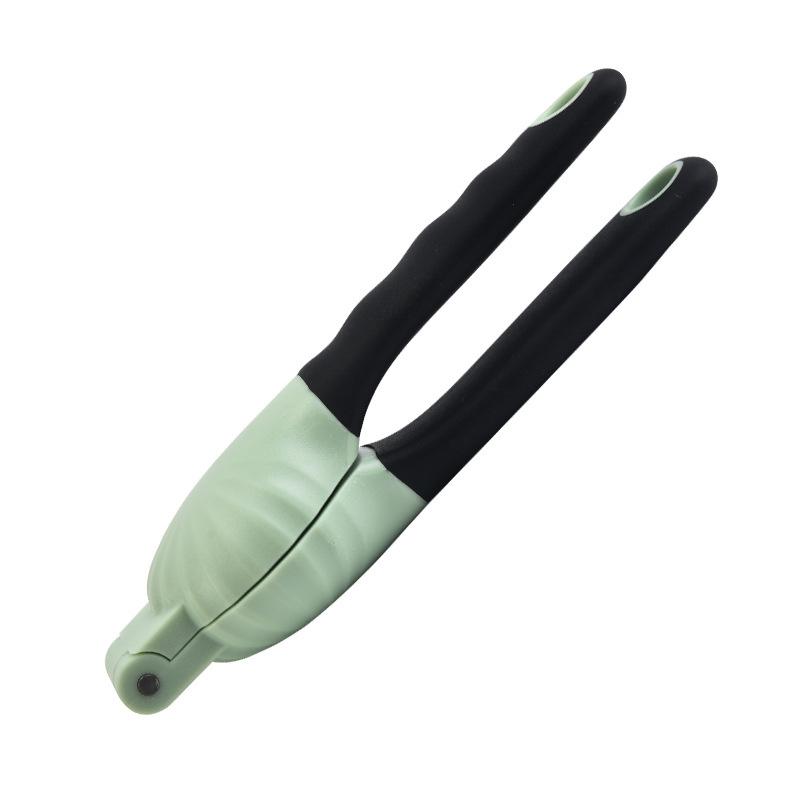 

2 in 1 Multi-Purpose Nut Cracker Tool Chestnut clamp Ergonomic Chestnut Opener with Plastic Handles Nut Cracker Sheller Cutter зелений