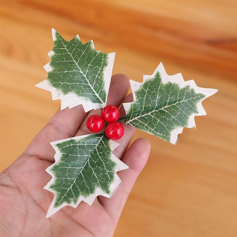10 pezzi di bacche di agrifoglio natalizie con foglie verdi fai da te ghirlanda fiori finti artificiali bacche rosse decorazione per albero di Natale