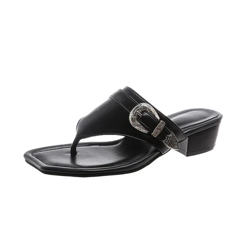 Mode 2025 Zomer Knijptoon Dames Slippers Mode Buiten Metalen Decoratie Nieuwe Riemgesp Strand Bestseller Flip Flops voor Dames