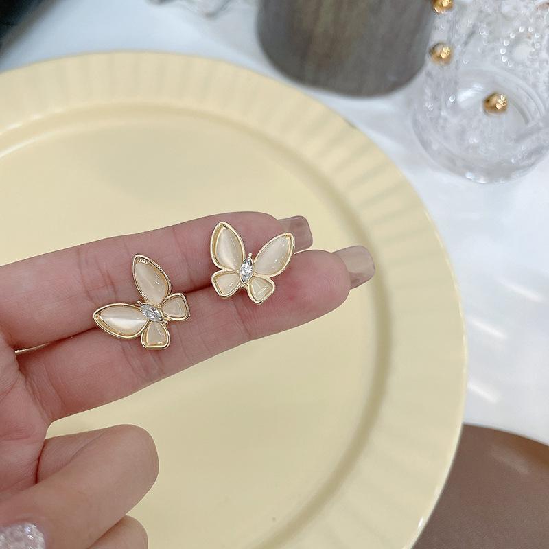 S925 Silver Cat's Eye Butterfly Earrings: Minimalist Design, Light Luxury, Women's Studs B456