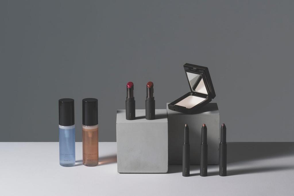 Osaji Nuance Lip Balm gentle on the for sensitive blends seamlessly into leaves lips feeling gives a glossy and can also be used as a 05 Makuake [Lip