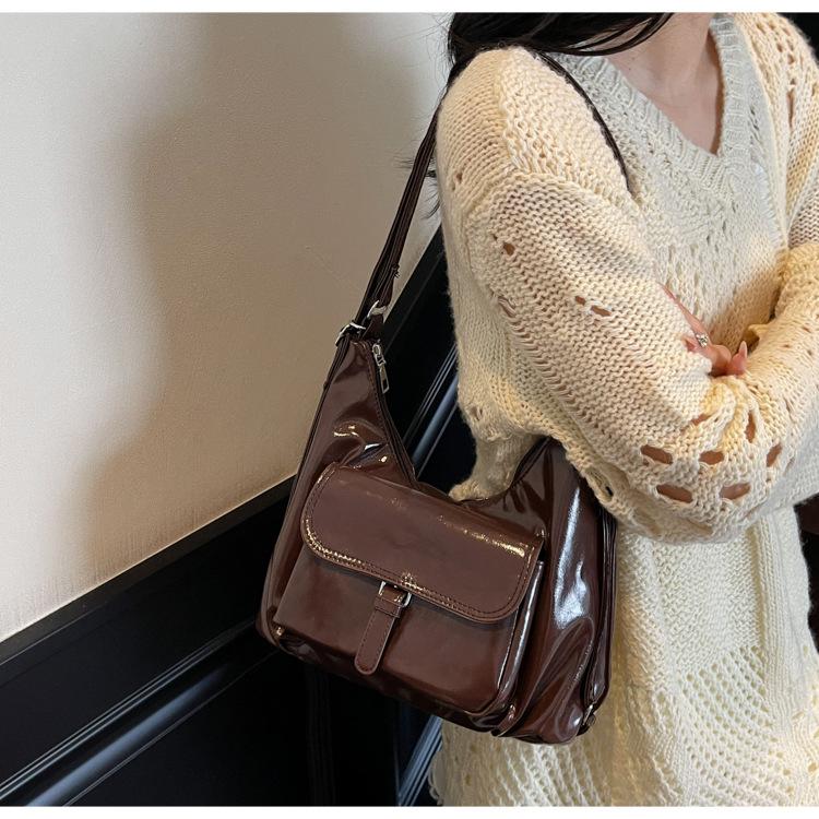 Soft Leather Tote Bag for Women 2026 Minimalist Style Large Capacity Commuter Shoulder Crossbody Bag