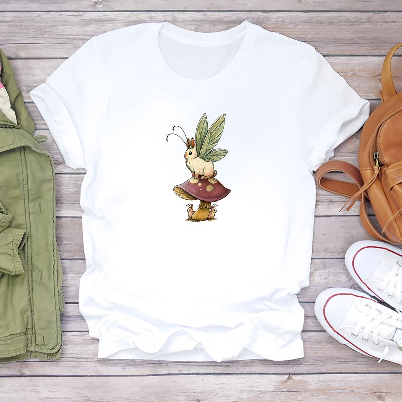 Cute and trendy women's short-sleeve T-shirt, perfect for summer daily fashion.