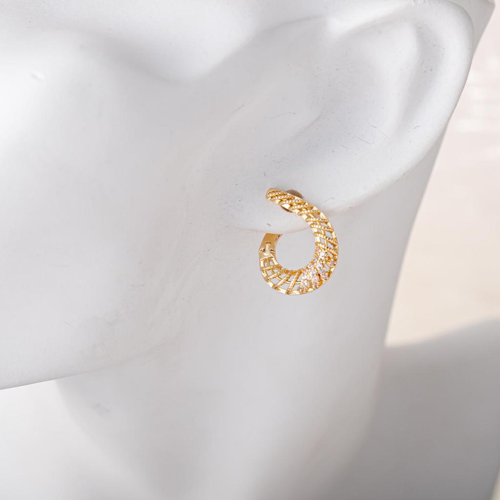 Personalized Full Diamond Hollow Ear Cuff for Women - European & American Style, Large Hoop, Retro Fashion