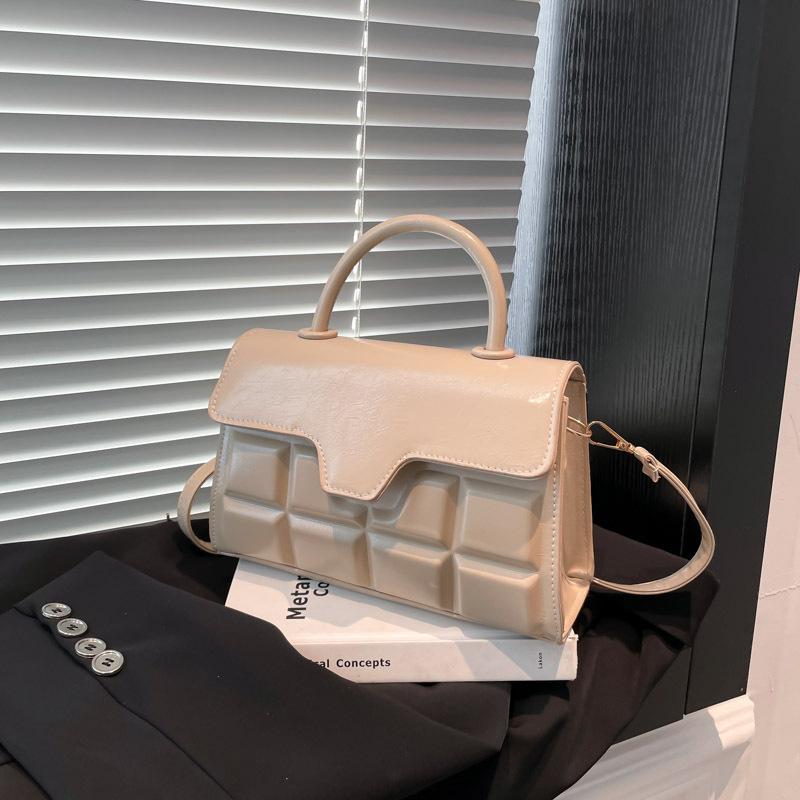 Premium Handbag 2025 Spring New Niche Design Versatile Ins Shoulder Messenger Bag Temperament Small Square Bag