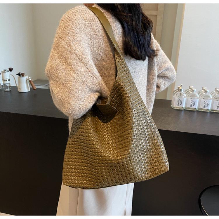 

Woven Large Capacity Shoulder Handbag - High-End Commute Tote & Mother-Child Bag. One Size