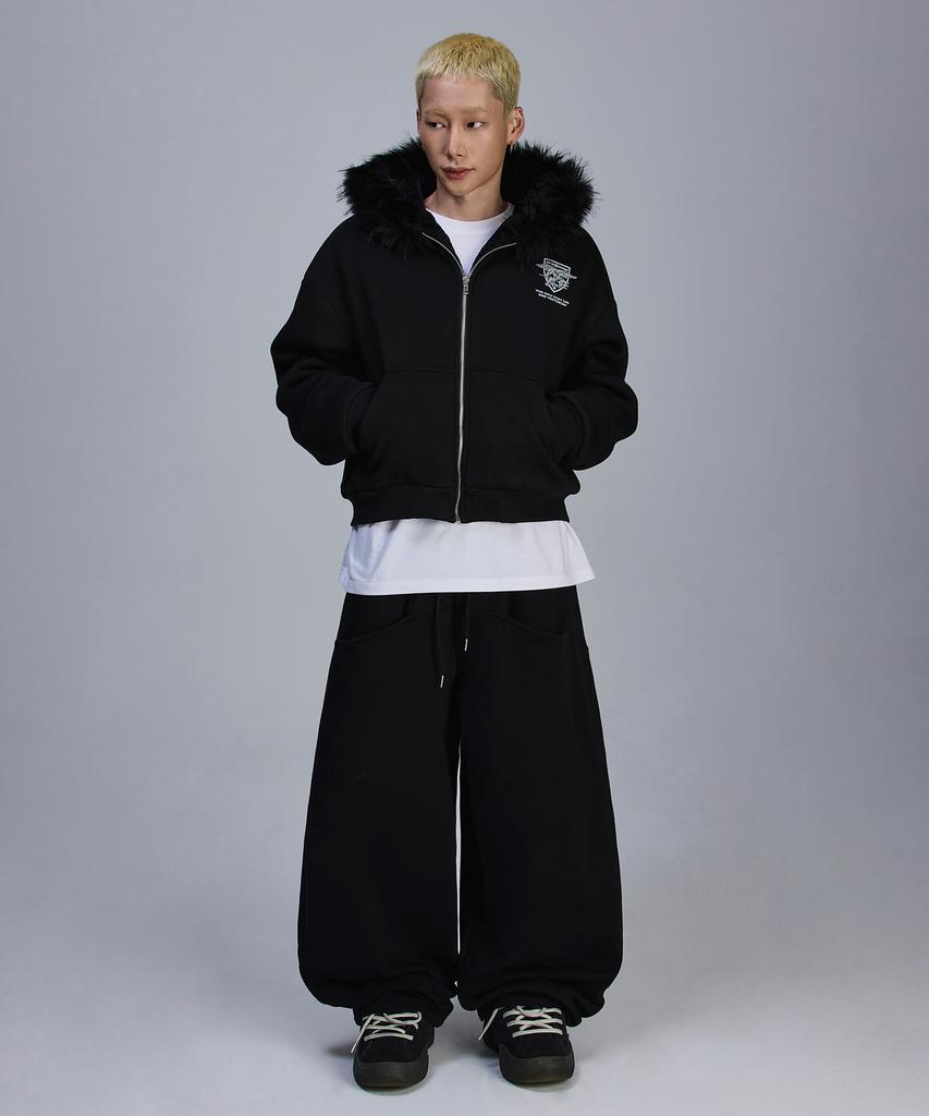SCALLYWAG Back Pocket Eyelet Sweatpants [Black]