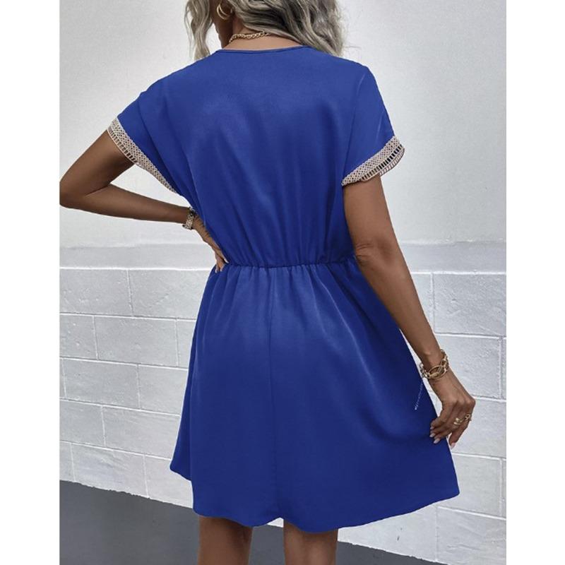 Solid Color Short Sleeved Lace V-neck Waist Cinched Dress