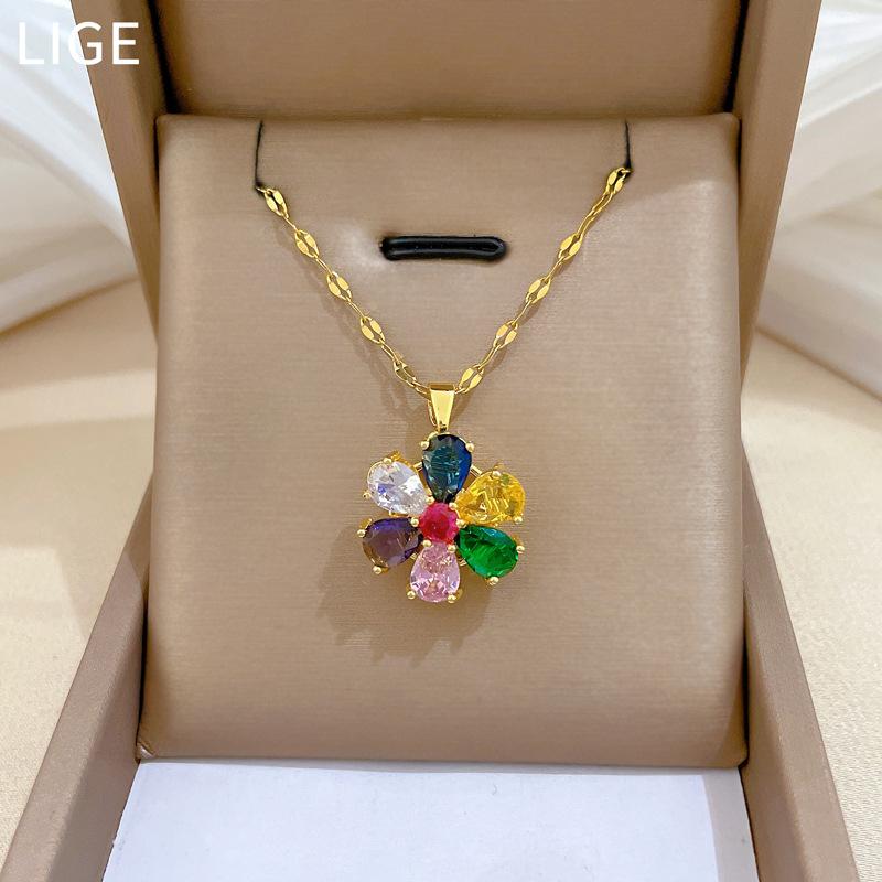 Rotating six leaf flower, necklace, light luxury style, full diamond necklace, women's versatile collarbone chain, titanium steel chain