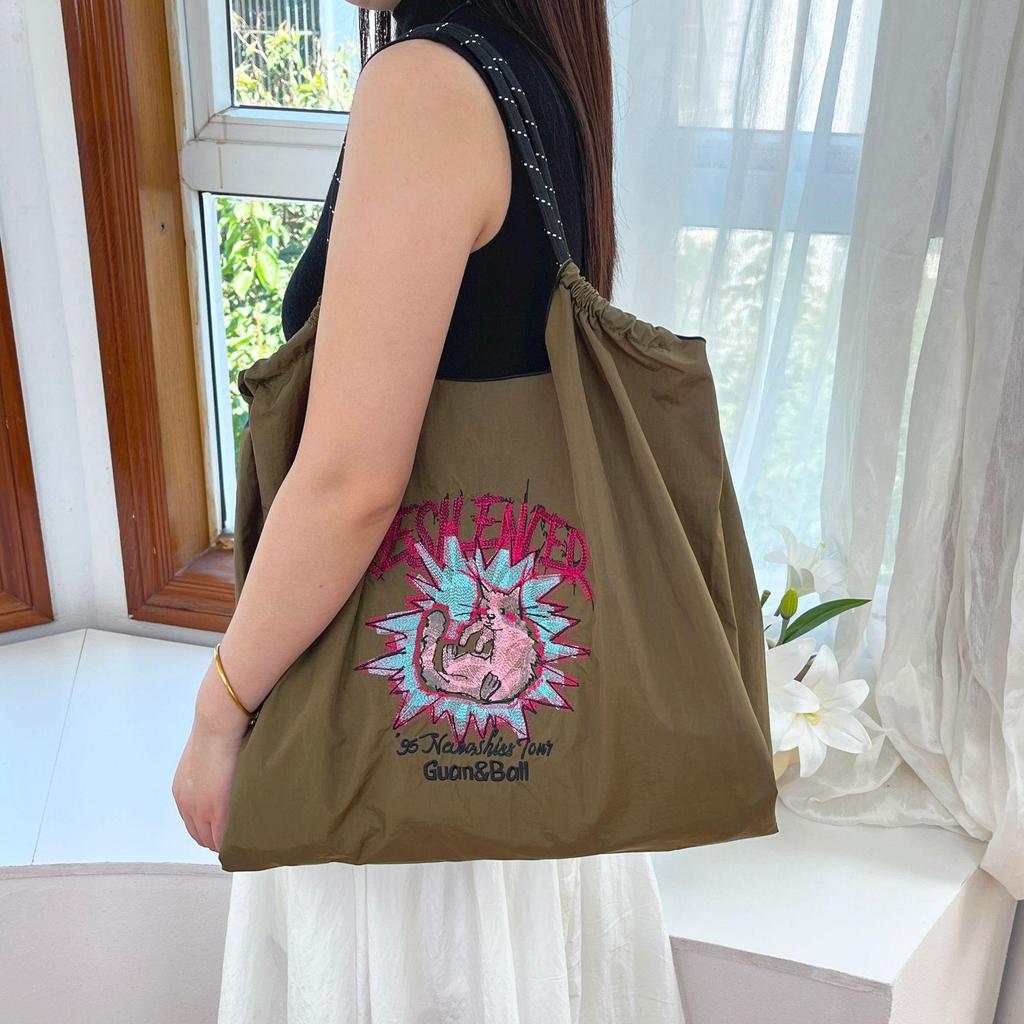 Trendy Large-Capacity Japanese-Style Nylon Embroidery Shoulder Bag for Women