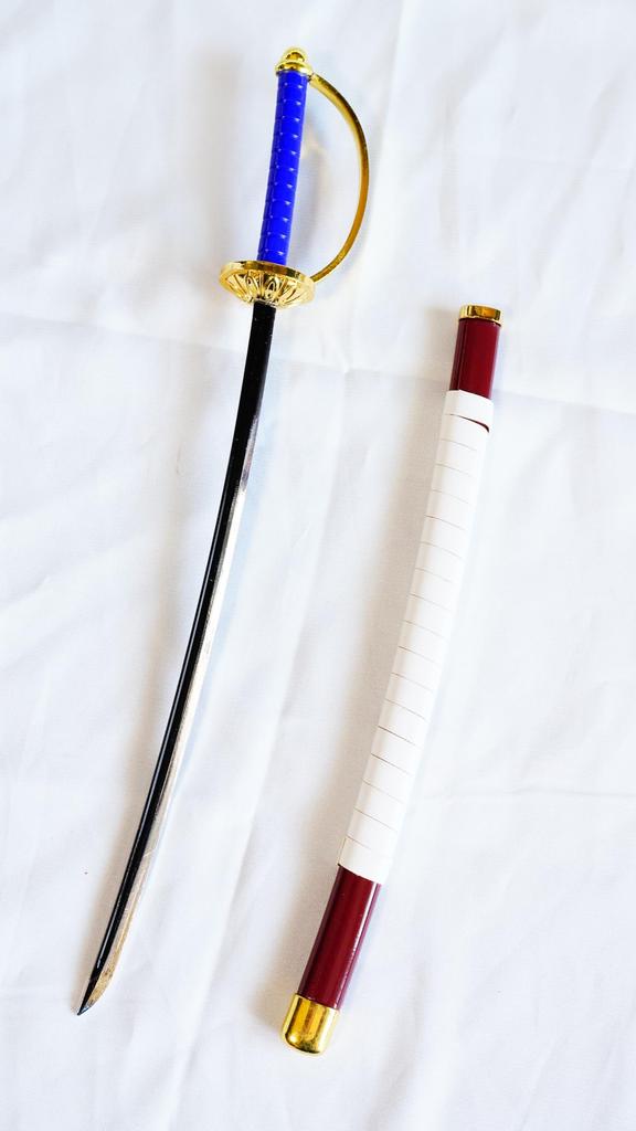 Griffon Shanks One Piece Mini Weapon Sword Bow Arrow Shield Accessories Keychain Figure Doll Display Decoration Anime Game Alloy Toy Metal Miniature