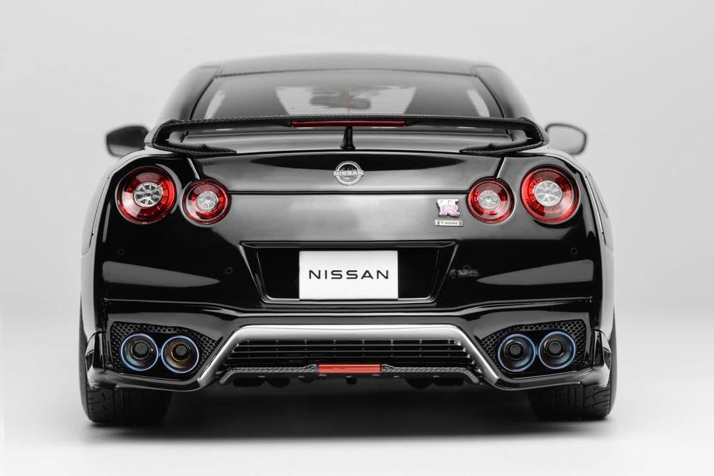 FREESTYLE MOTORHELIX Scale Nissan Track Edition Engineered By NISMO 2022 Meteor Flake Black Pearl Finished Product M83519 1/18 GT-R (R35) T-Spec