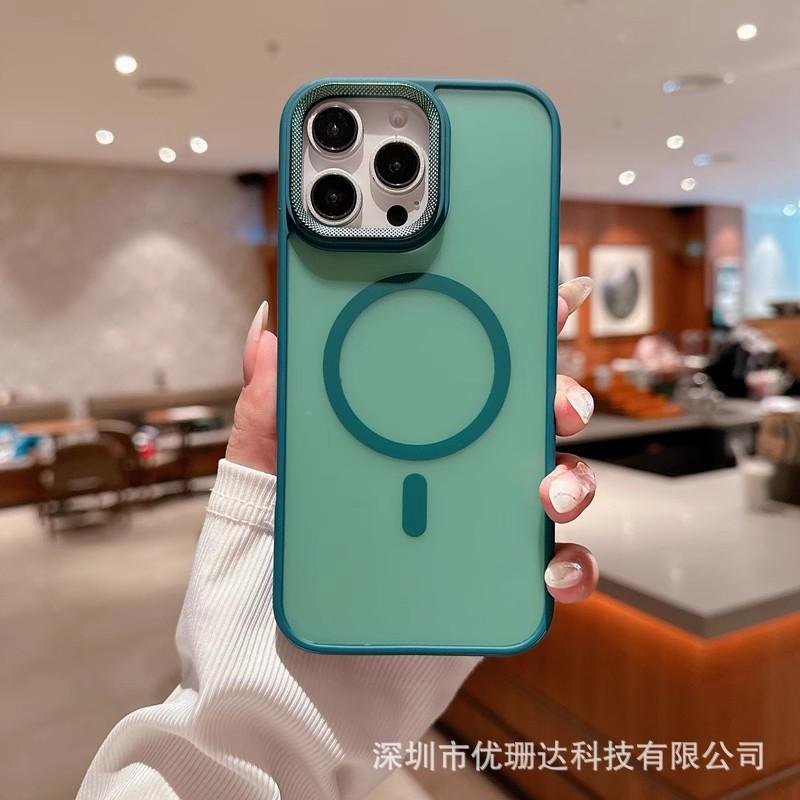 Frosted Magnetic Suction Is Suitable for iPhone11promax Drilled Lens Frame, Mobile Phone Case, Apple 11 Skin Feeling All-inclusive Sheath.