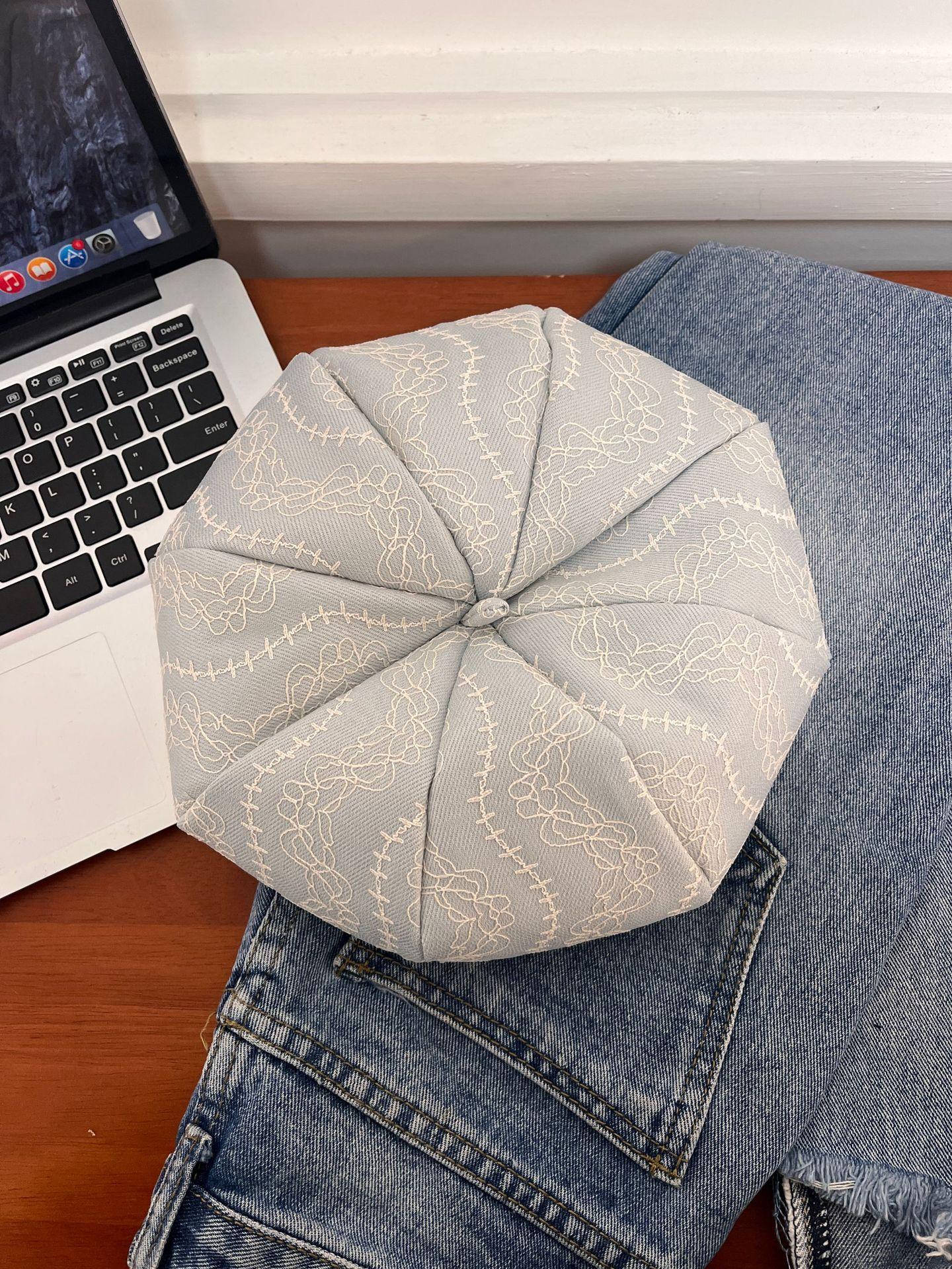 

Модний парчевий жакардовий дихаючий берет дитячий весняно-літній капелюх маленького художника для обличчя повсякденний восьмикутний берет тренд M（56-58cm） світло-синій колір