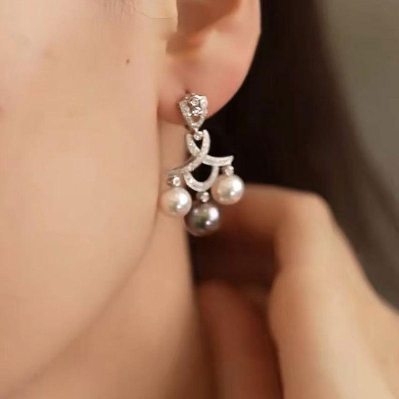 Elegant Rhinestone & Pearl Tassel Earrings for Women - Niche Geometric Design for Autumn/Winter