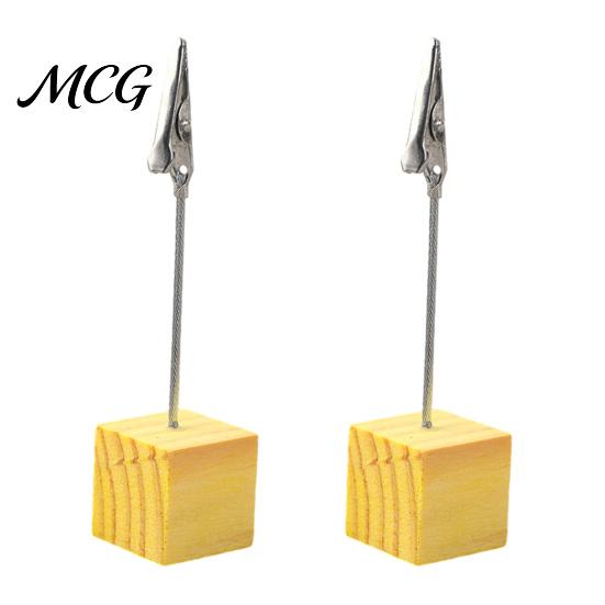 Metal Pole Memo Stand 2 Pcs Wooden Cube Base Holder with Clips, Mini Table Smooth Open Close Clip Number Stands for Name Cards, Photos, Memos,