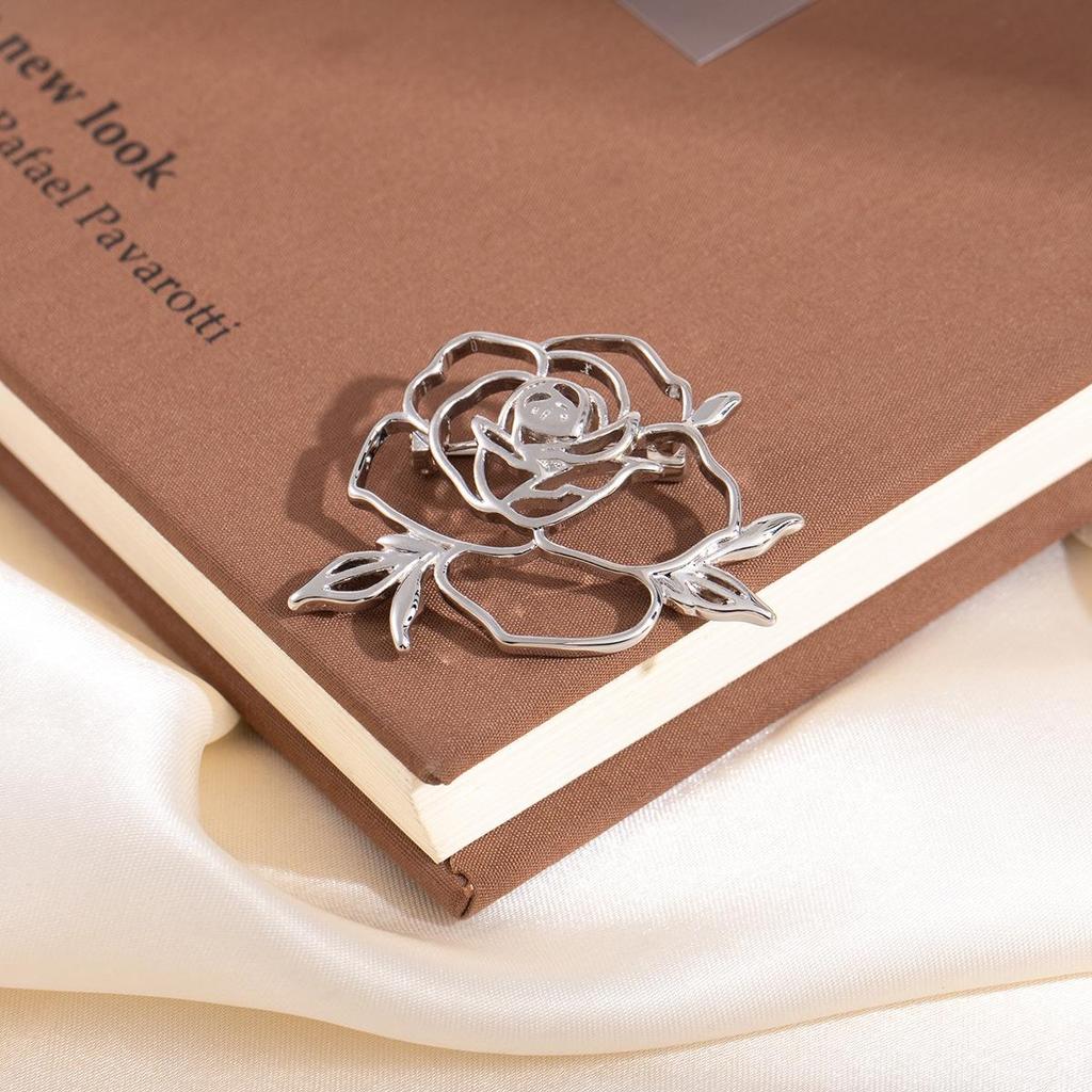 Exquisite Gold Camellia Brooch: Luxury Women's Rose Pin, Metal Clothing Accessory