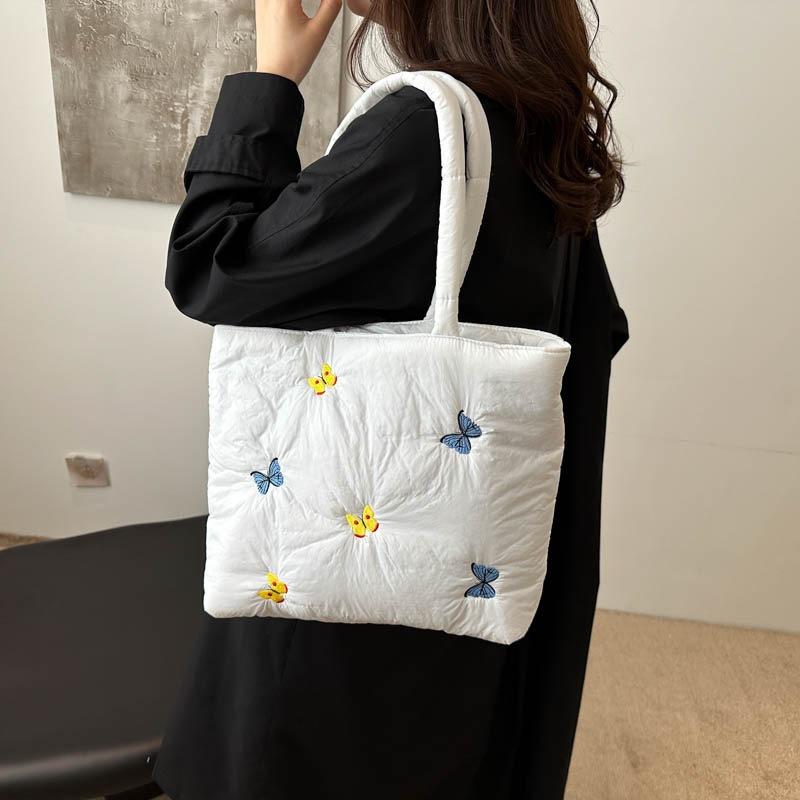 

Leisure commuting large-capacity bag autumn new high-value college students in class shoulder tote bag білий