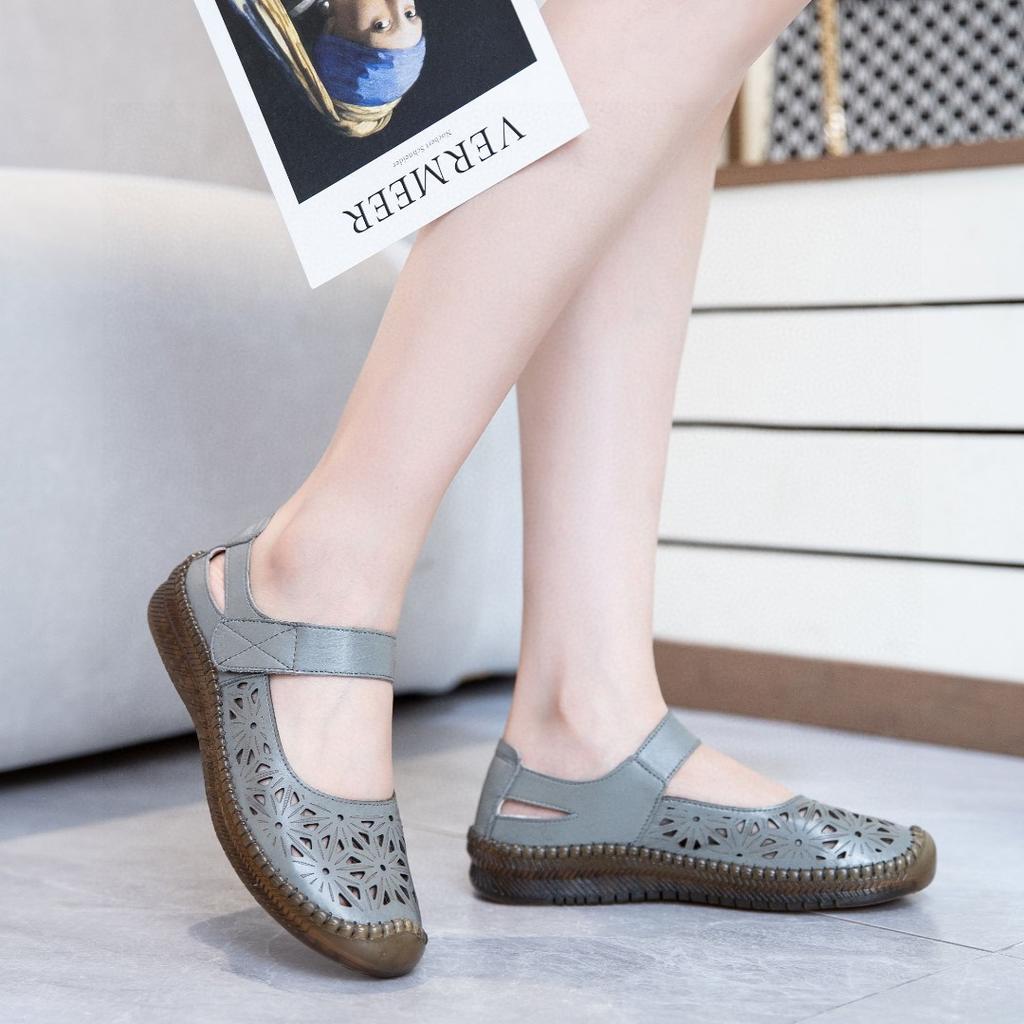 Mom Sandals Women's Summer Leather Soft Sole Middle-aged Flat Bottom Wear New Hole Shoes Women's Middle-aged and Elderly Beef Tendon Sole