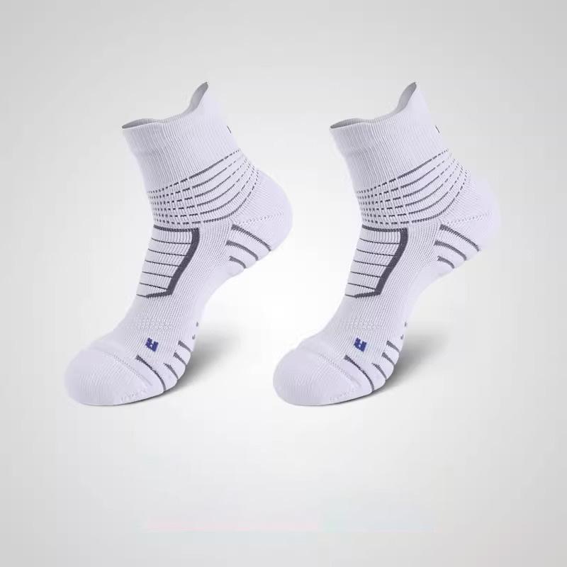 Men's Elite Plus Size Thickened Sports Socks: Mid-Calf Sweat-Absorbing for Autumn/Winter, Ideal for Basketball & Running
