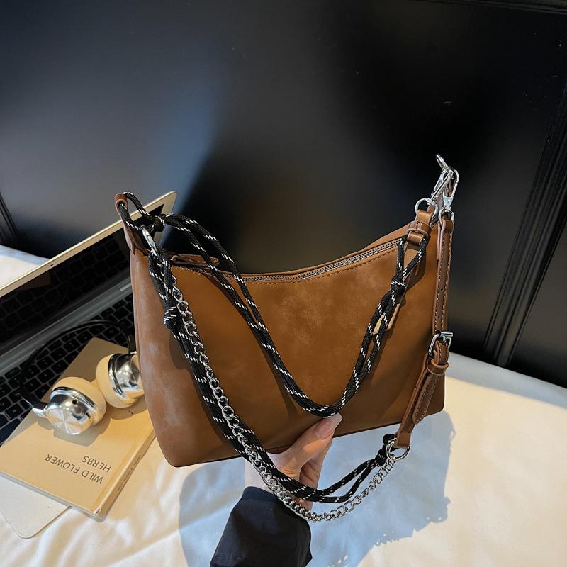 Niche Design Hand-carried Dumpling Bag Women 2025 New High-end Casual Matte Messenger Bag Retro Commuter Bag