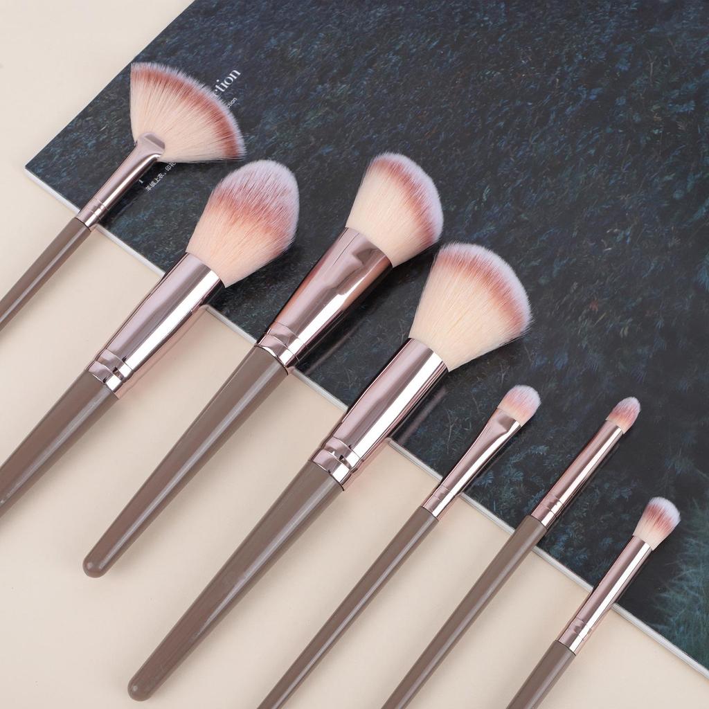 Champagne Makeup Brush Set with Beauty Sponge and Washing Bowl