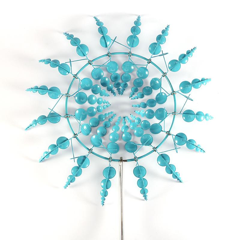 Kinetische Windmühlenskulpturen aus Metall, einzigartiger und magischer windbetriebener Spinnergarten