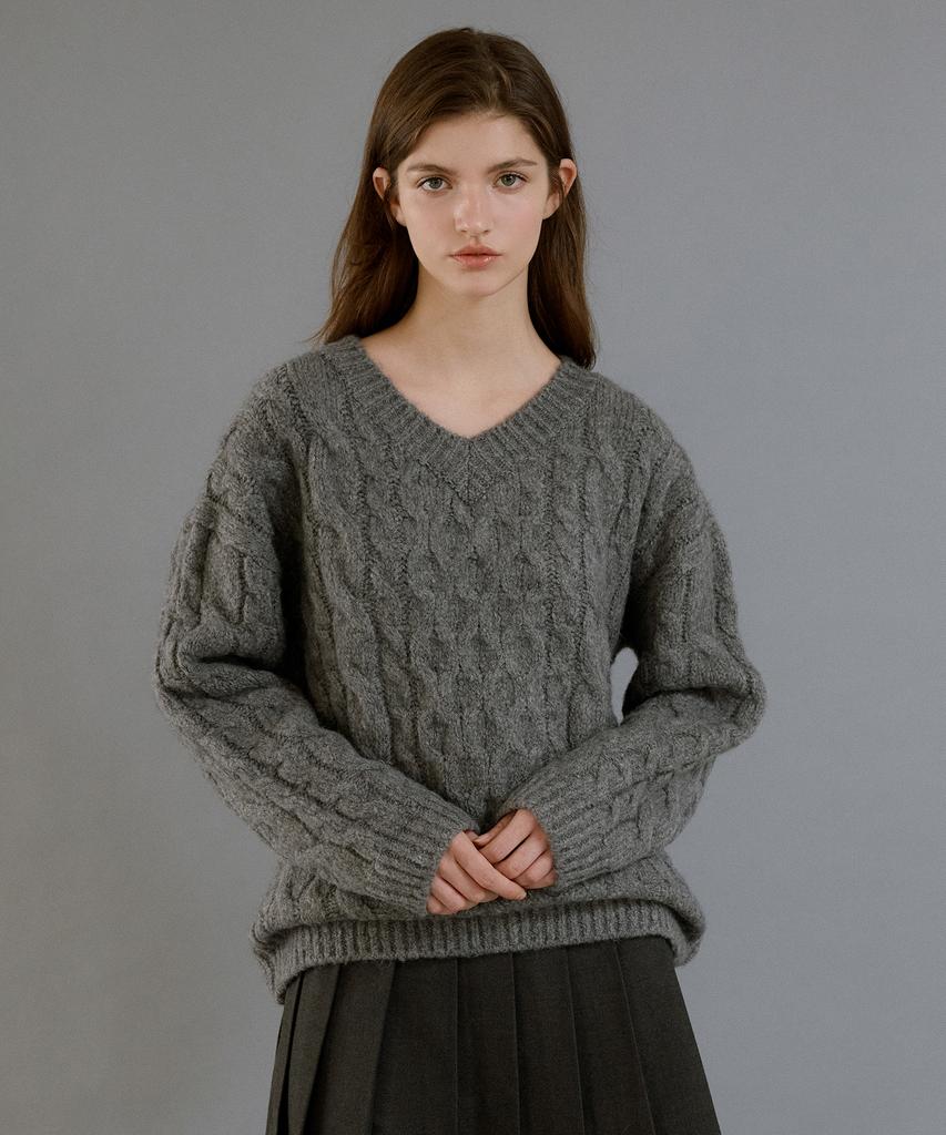 LETTERA Alpaca Vintage Cable V-Neck Knit