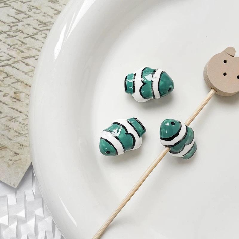 1Pc Stripe Painted Cute Small Fish Beads Charms Ceramic Spacer Loose Beads For Jewelry Making Diy Bracelet Accessories
