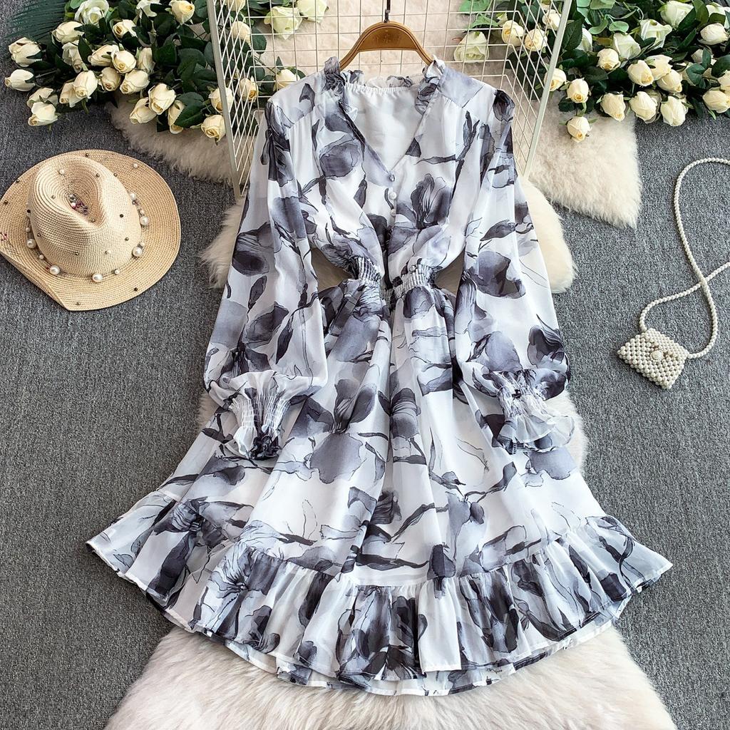 French holiday style super fairy chiffon printed V-neck dress women's elastic waist and thin ruffle edge medium and long dress