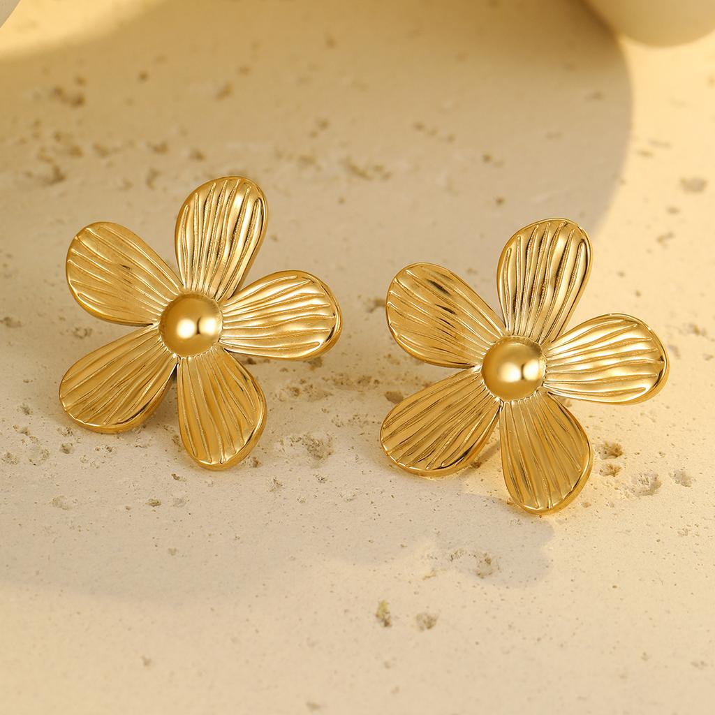 GEMCHIC Women's Vintage 18K Gold Plated Stainless Steel Five-Petal Flower Earrings Luxury Textured Floral Studs Fashion Jewelry